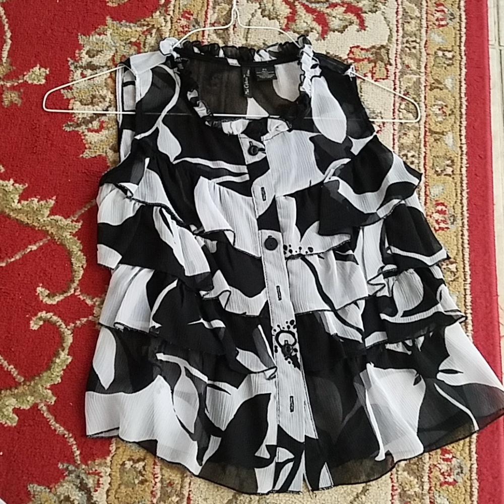 Nue options ruffle top